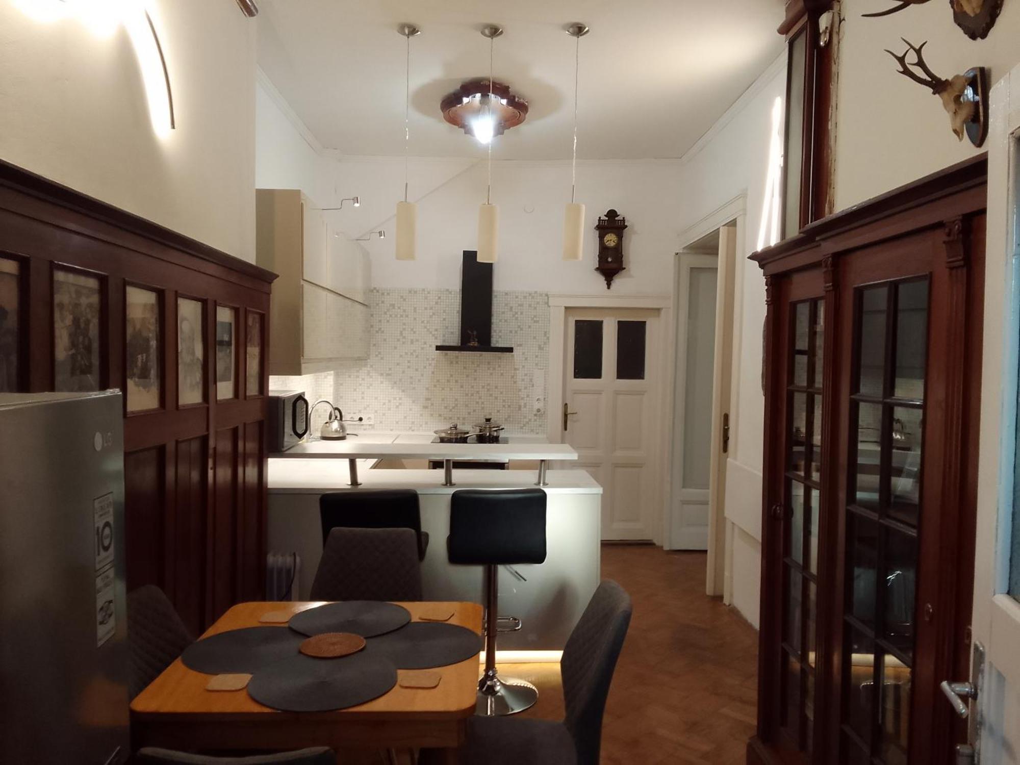 Parkside Large Modern Garden View Apartment *